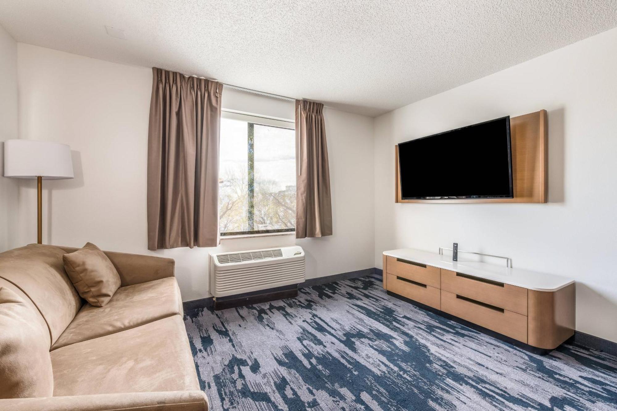 Fairfield By Marriott Inn & Suites Greensboro Coliseum Area Extérieur photo