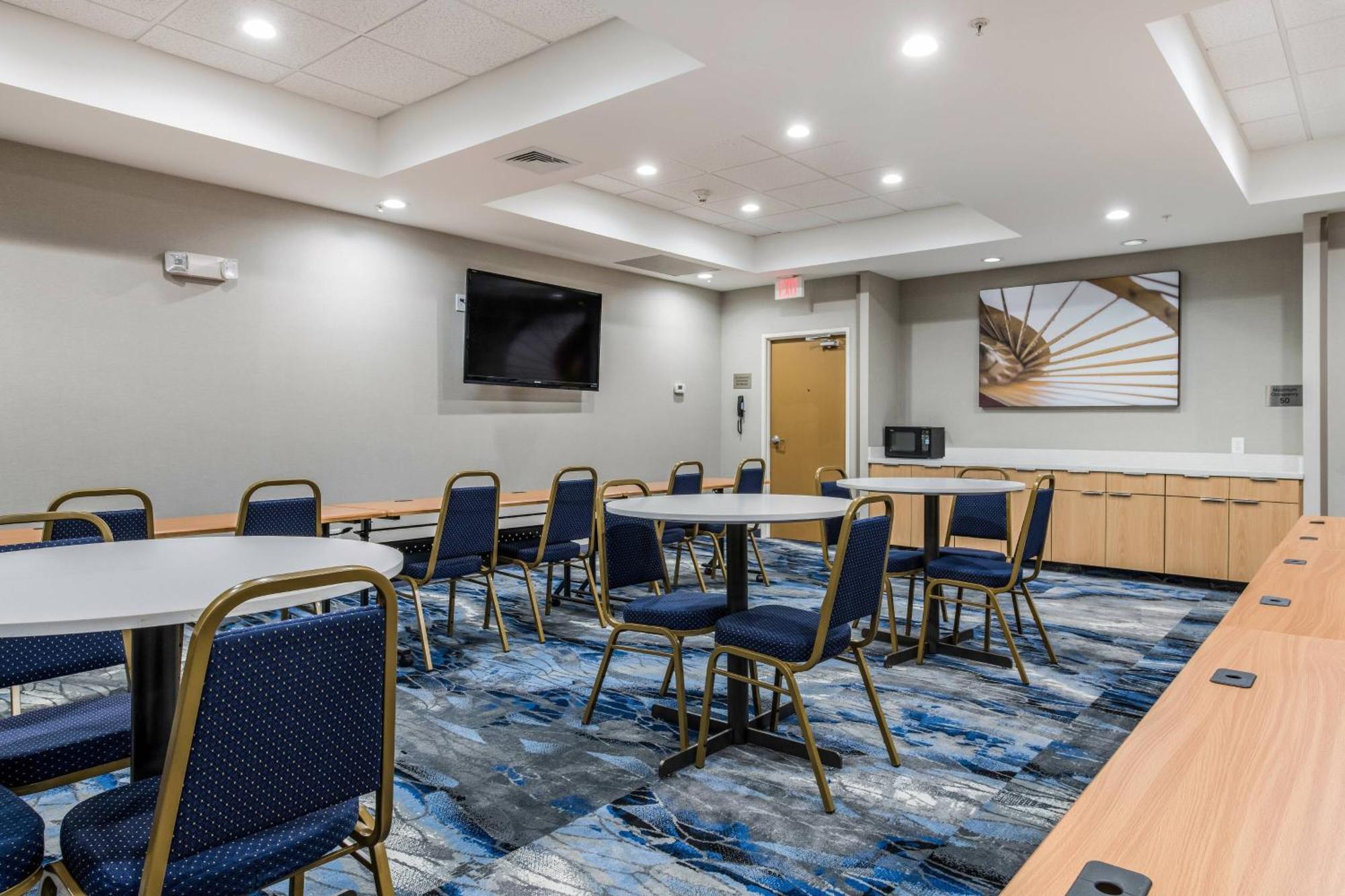 Fairfield By Marriott Inn & Suites Greensboro Coliseum Area Extérieur photo