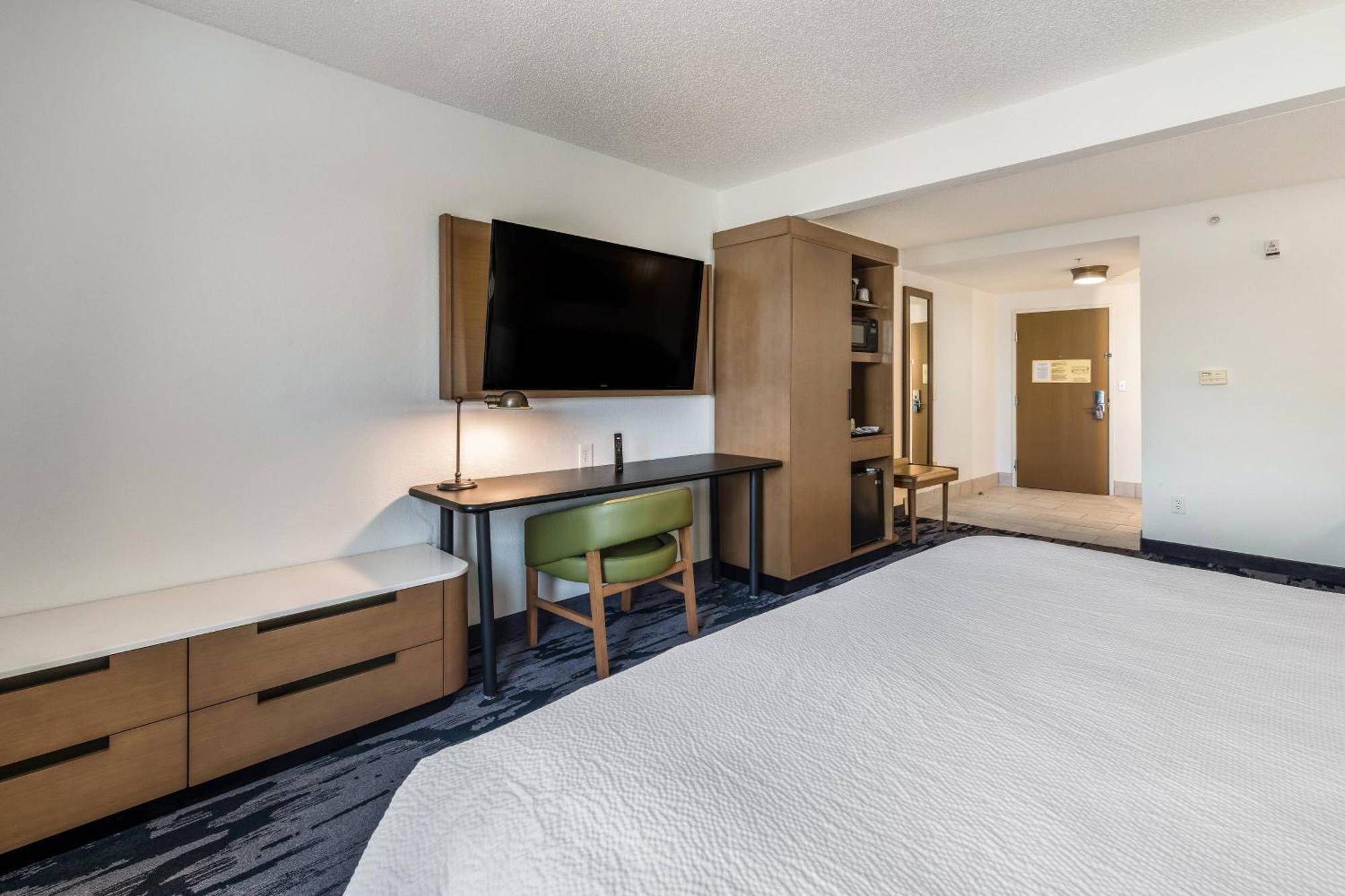 Fairfield By Marriott Inn & Suites Greensboro Coliseum Area Extérieur photo